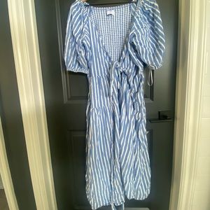 Old Navy Pinstiped Wrap dress - L